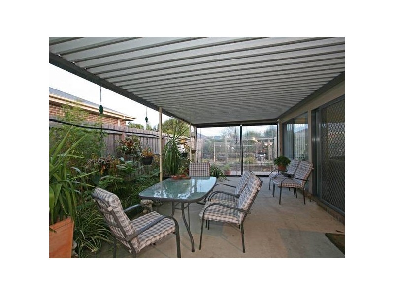 10 Fieldstone Boulevard, Beaconsfield VIC 3807