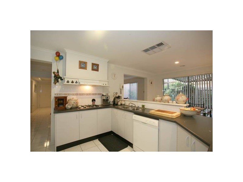 10 Fieldstone Boulevard, Beaconsfield VIC 3807