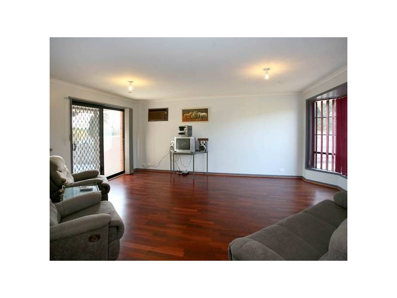 39 Garnet Close, Narre Warren VIC 3805