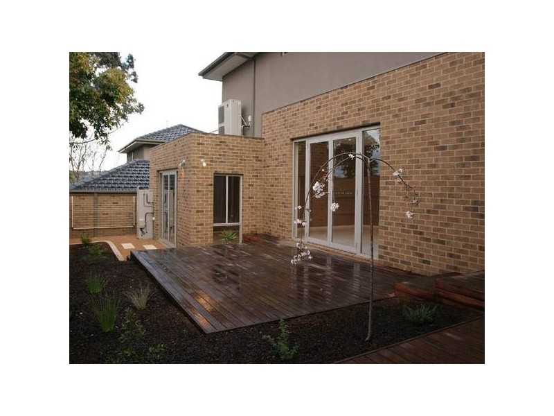 2/4a Buchanan Road, Berwick VIC 3806