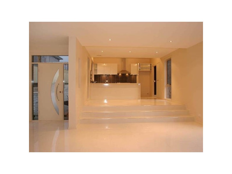 2/4a Buchanan Road, Berwick VIC 3806