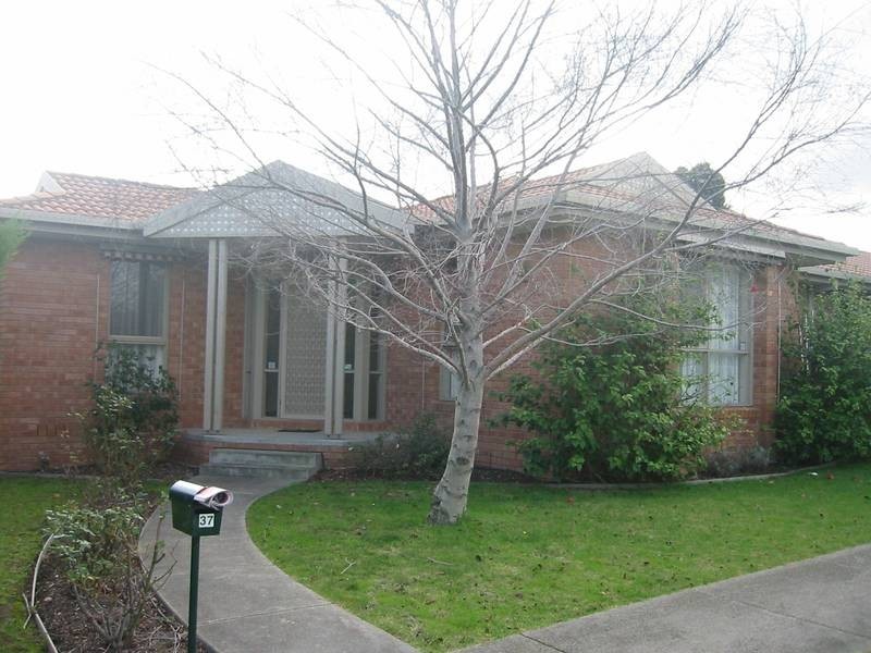 37 Bosco Close, Narre Warren VIC 3805