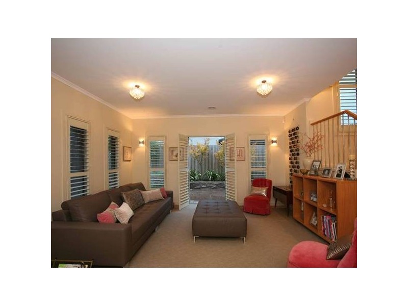 25 Canning Drive, Berwick VIC 3806