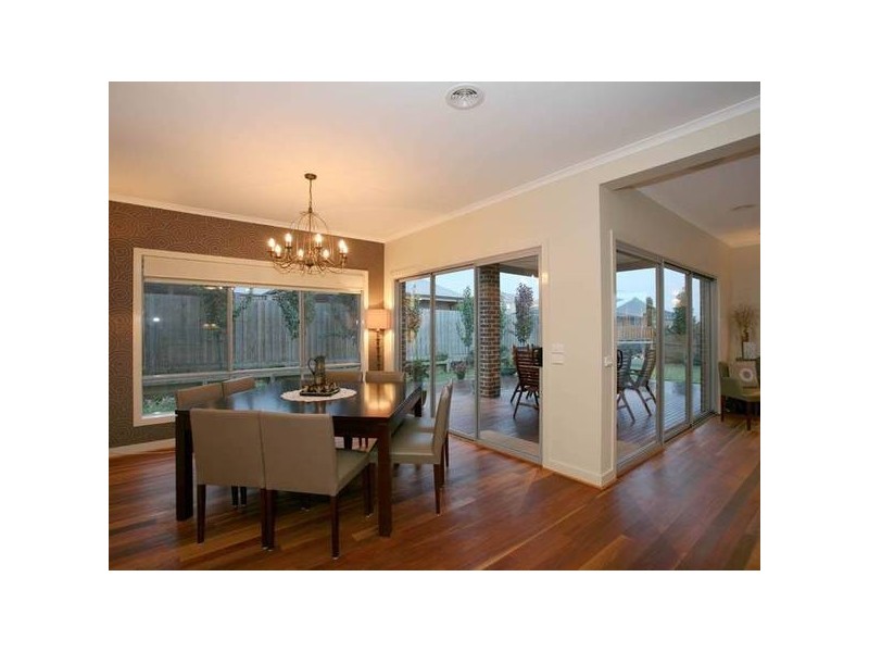 25 Canning Drive, Berwick VIC 3806