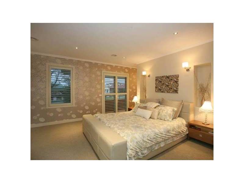 25 Canning Drive, Berwick VIC 3806