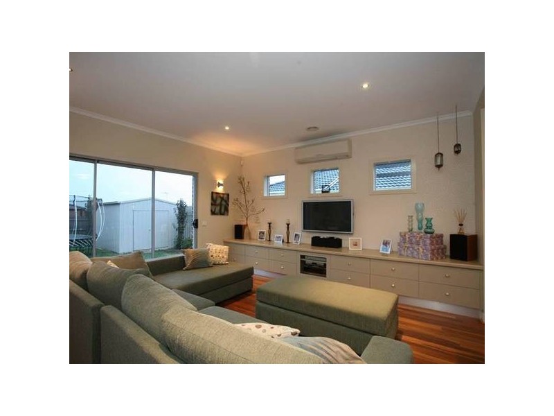 25 Canning Drive, Berwick VIC 3806