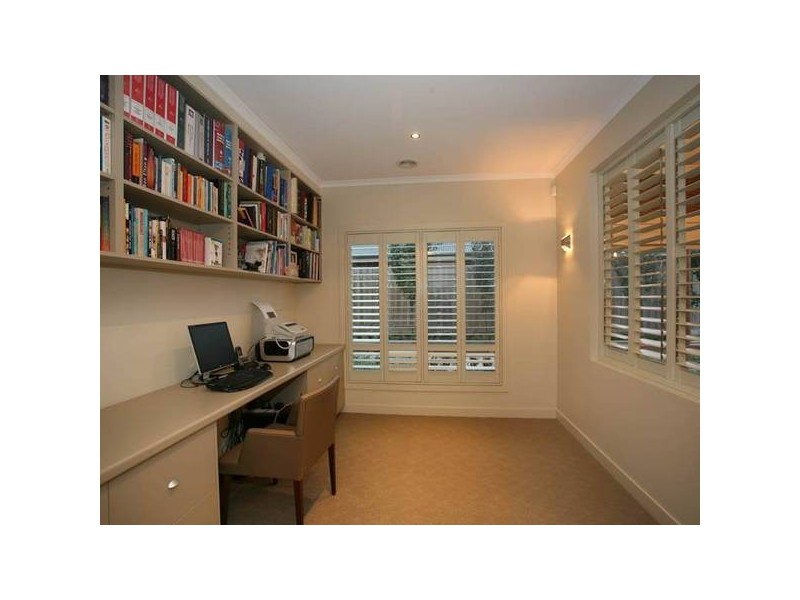 25 Canning Drive, Berwick VIC 3806