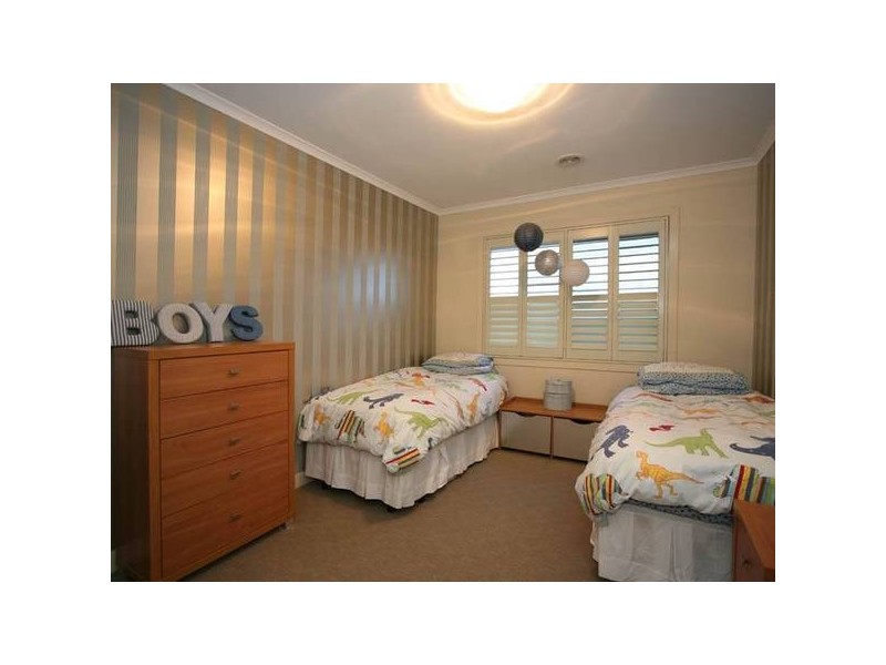 25 Canning Drive, Berwick VIC 3806