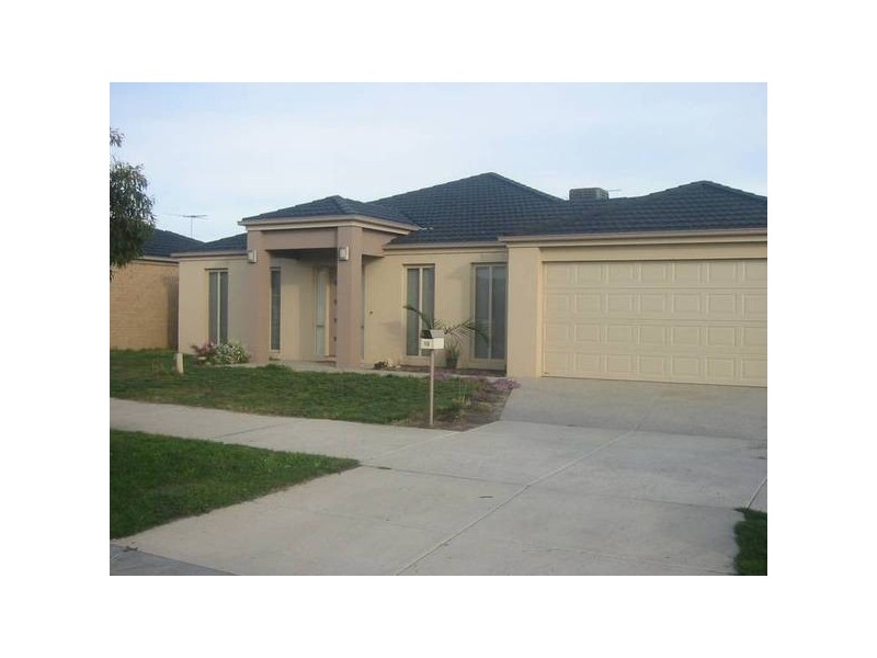 13 Yorkshire Drive, Cranbourne North VIC 3977