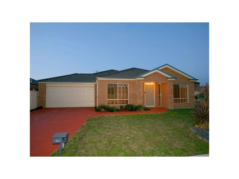 28 Meadowlands Way, Berwick VIC 3806
