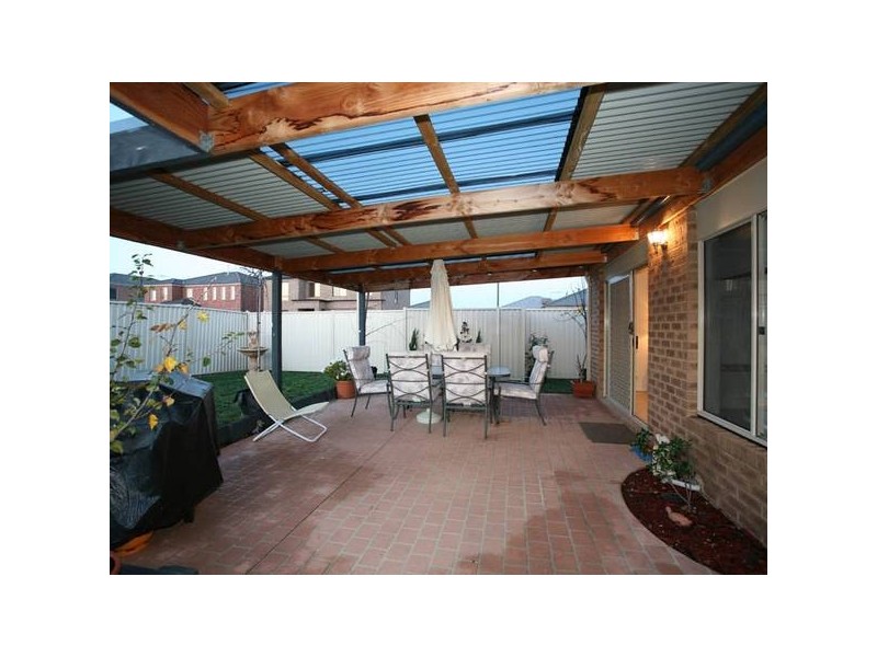 28 Meadowlands Way, Berwick VIC 3806