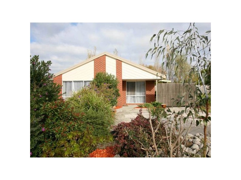 6 Horseman Court, Narre Warren South VIC 3805