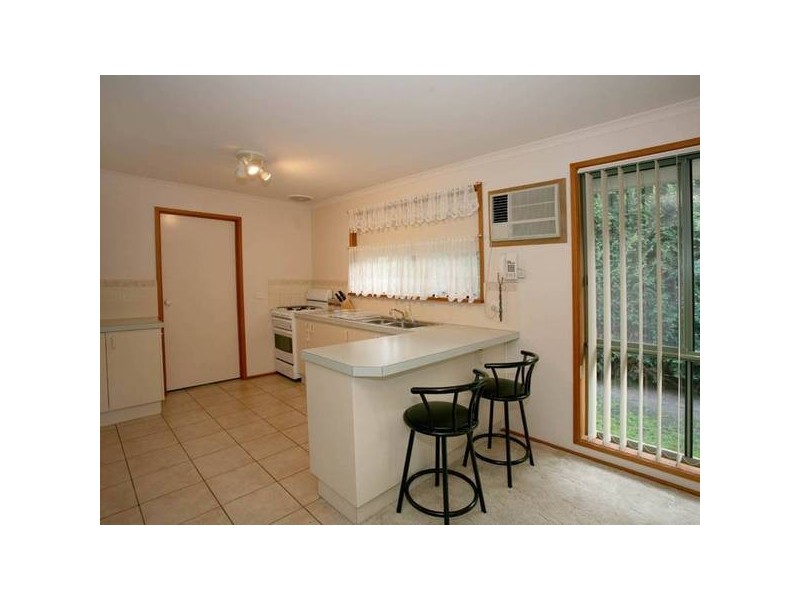 9 Euroa Avenue, Berwick VIC 3806