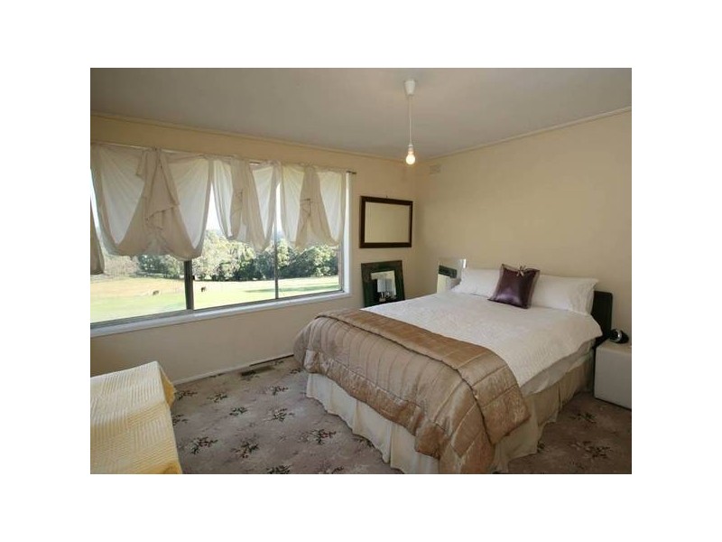 20 Sugarloaf Road, Beaconsfield Upper VIC 3808