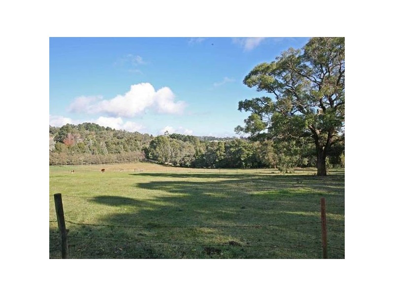 20 Sugarloaf Road, Beaconsfield Upper VIC 3808