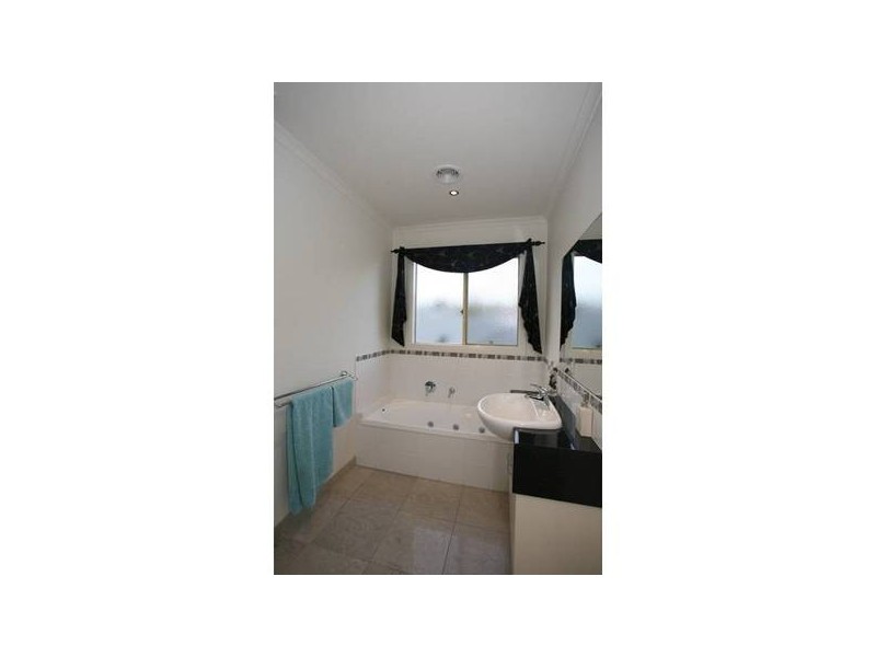 1/15 Evan Street, Berwick VIC 3806