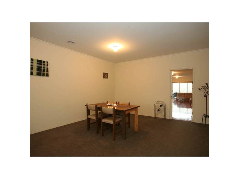 2 Gellibrand Court, Berwick VIC 3806