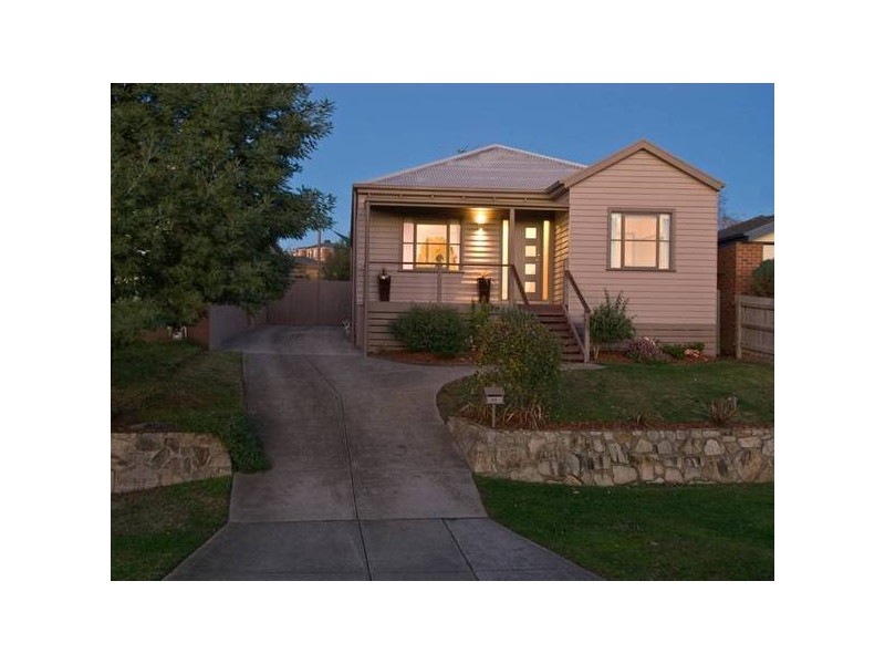26 Allunga Parade, Berwick VIC 3806