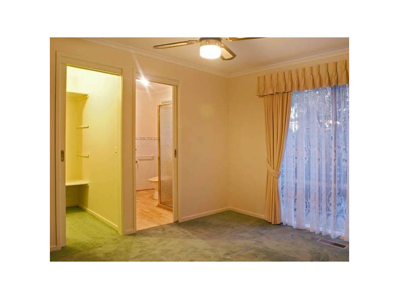 20 Lodge Crescent, Berwick VIC 3806