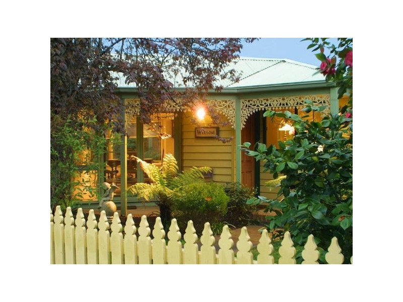 2/53 Peel Street, Berwick VIC 3806