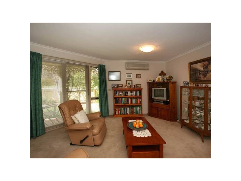 2/53 Peel Street, Berwick VIC 3806