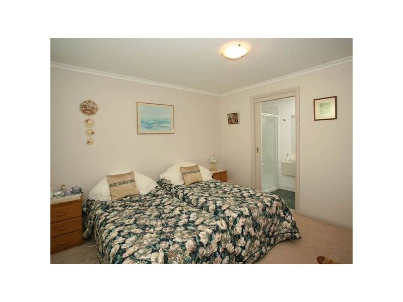 2/53 Peel Street, Berwick VIC 3806