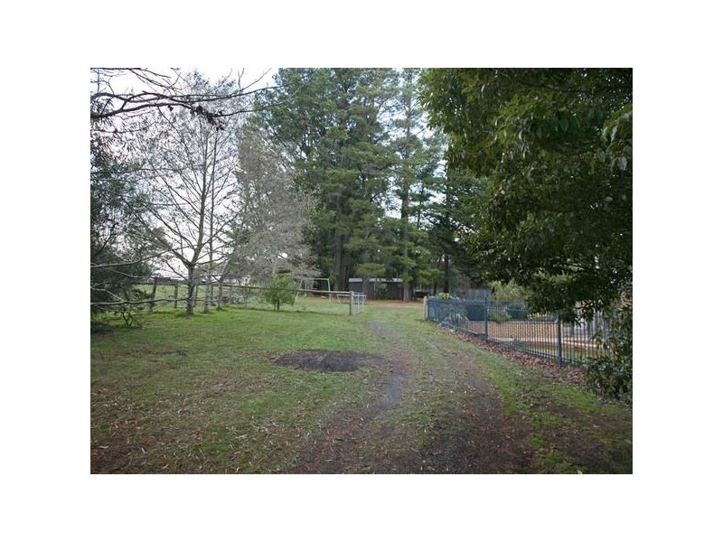 222 Split Rock Road, Beaconsfield Upper VIC 3808