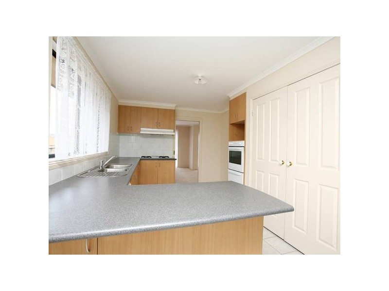 6 Terri-Ester Drive, Berwick VIC 3806