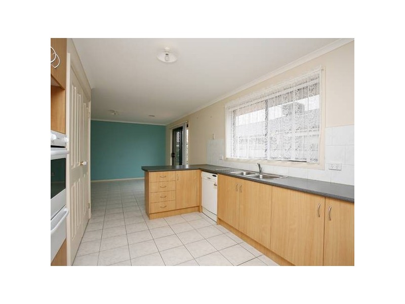 6 Terri-Ester Drive, Berwick VIC 3806