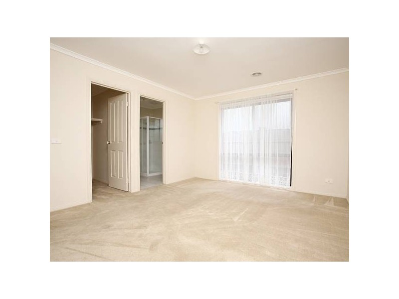 6 Terri-Ester Drive, Berwick VIC 3806