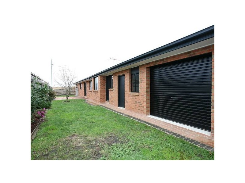 6 Terri-Ester Drive, Berwick VIC 3806