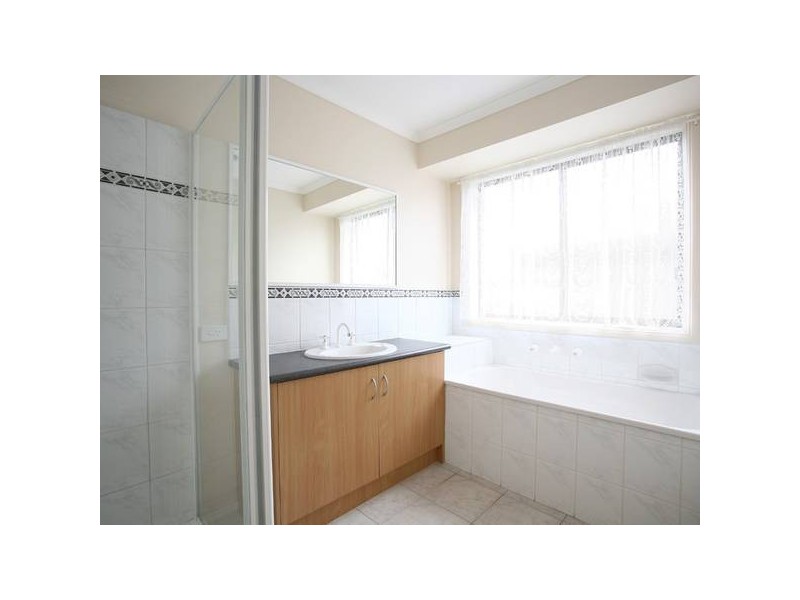 6 Terri-Ester Drive, Berwick VIC 3806