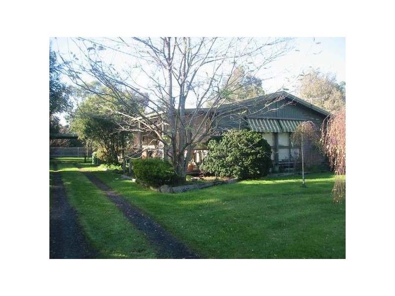 33 Station Street, Officer VIC 3809