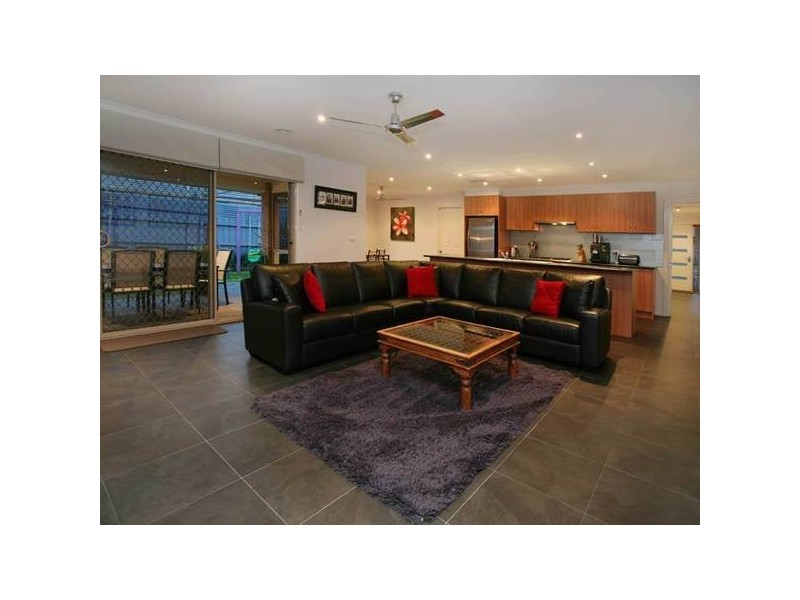 9 Lowanna Avenue, Berwick VIC 3806