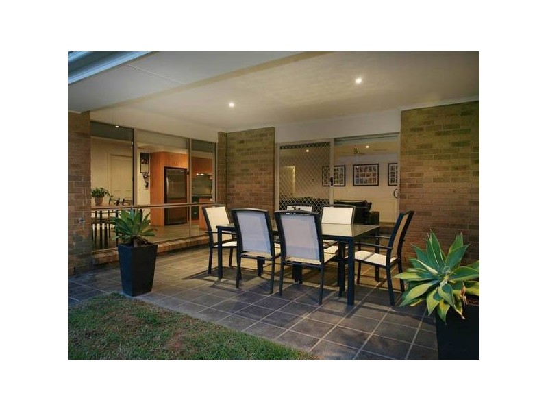 9 Lowanna Avenue, Berwick VIC 3806