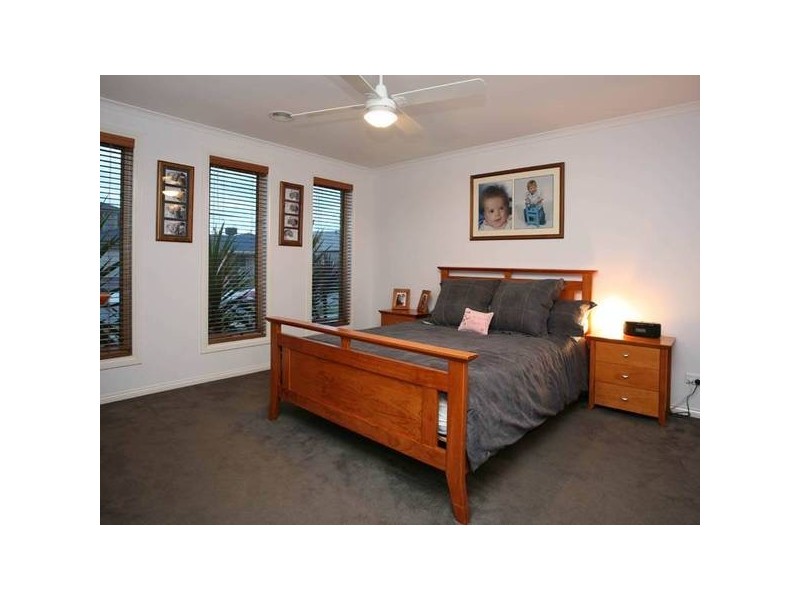 9 Lowanna Avenue, Berwick VIC 3806