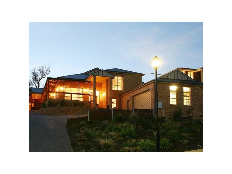 24 North Hidden Valley Circuit, Beaconsfield VIC 3807