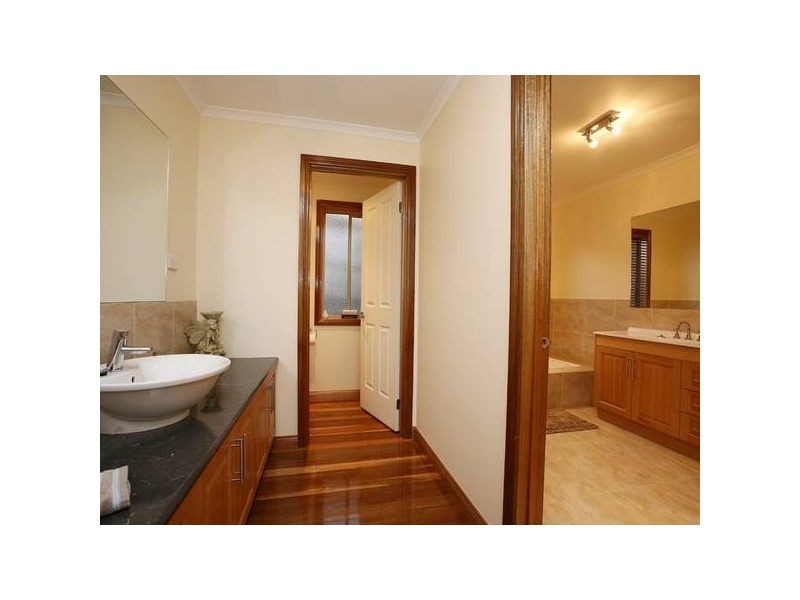 24 North Hidden Valley Circuit, Beaconsfield VIC 3807