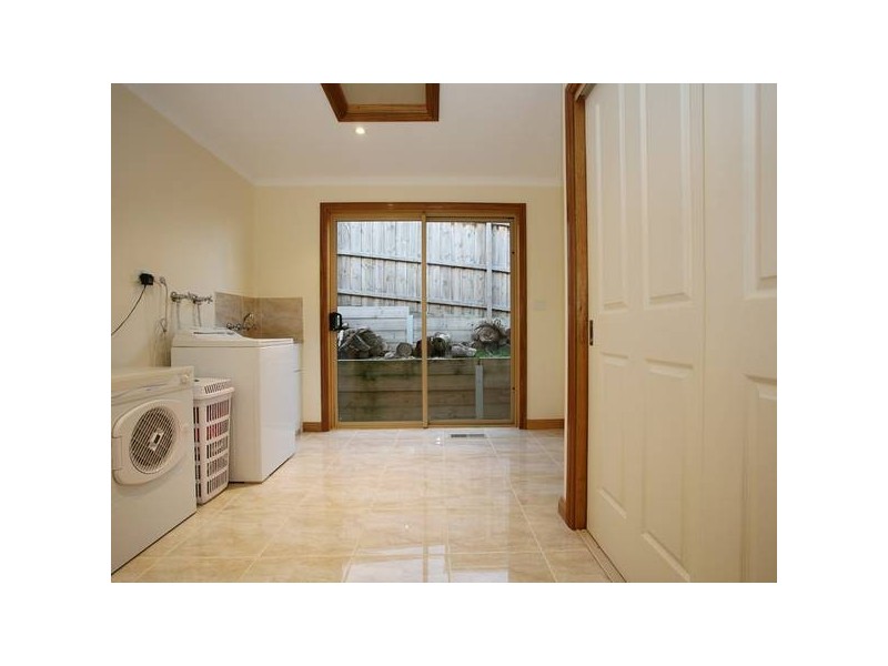 24 North Hidden Valley Circuit, Beaconsfield VIC 3807