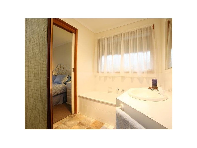 19 Chirnside Road, Berwick VIC 3806