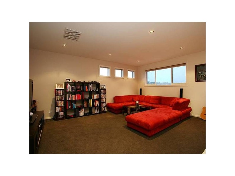 37 Sheldon Drive, Berwick VIC 3806
