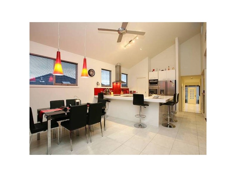 37 Sheldon Drive, Berwick VIC 3806