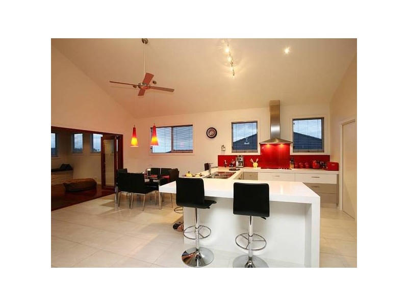 37 Sheldon Drive, Berwick VIC 3806