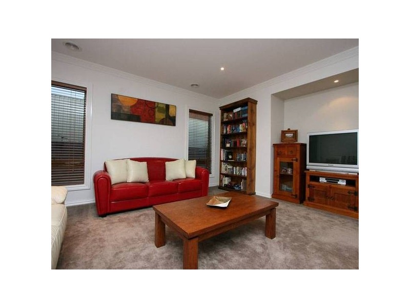 8 Paddington Terrace, Berwick VIC 3806