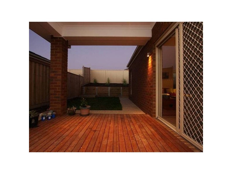 8 Paddington Terrace, Berwick VIC 3806