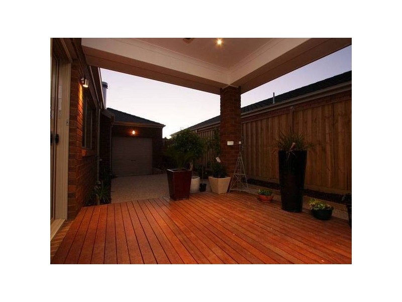 8 Paddington Terrace, Berwick VIC 3806