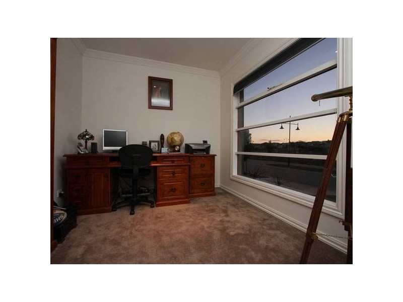 8 Paddington Terrace, Berwick VIC 3806