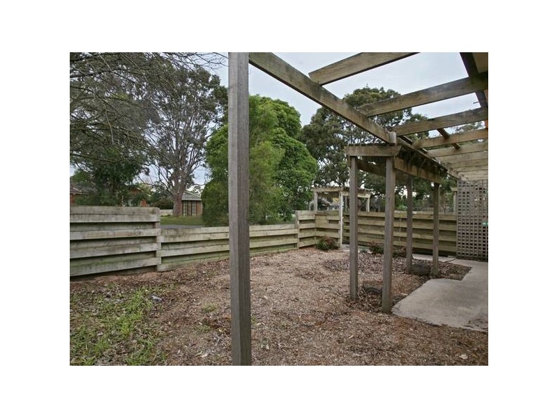 4/7 Manuka Road, Berwick VIC 3806