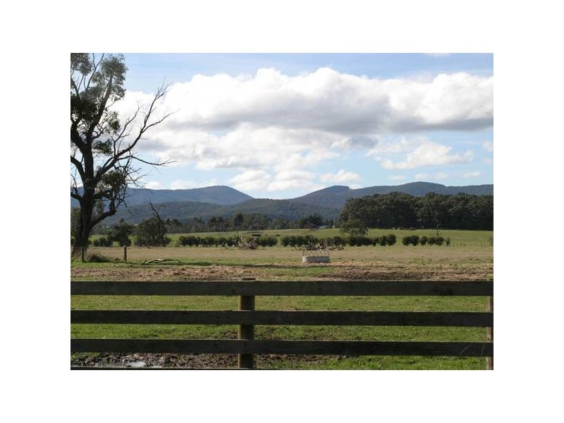 580 Ellis Road, Tonimbuk VIC 3815