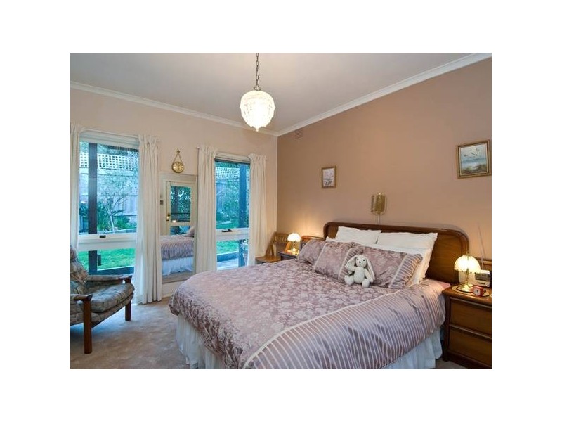 16 Shute Avenue, Berwick VIC 3806